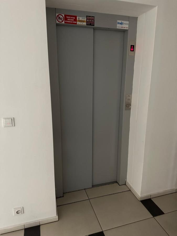Apartments Spacilova Nearly Center Komarov Bagian luar foto